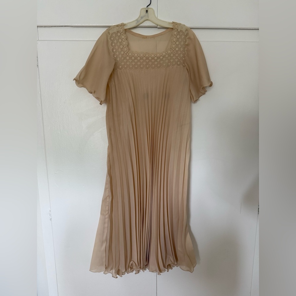 Vintage British Beige Pleated Women’s Dress